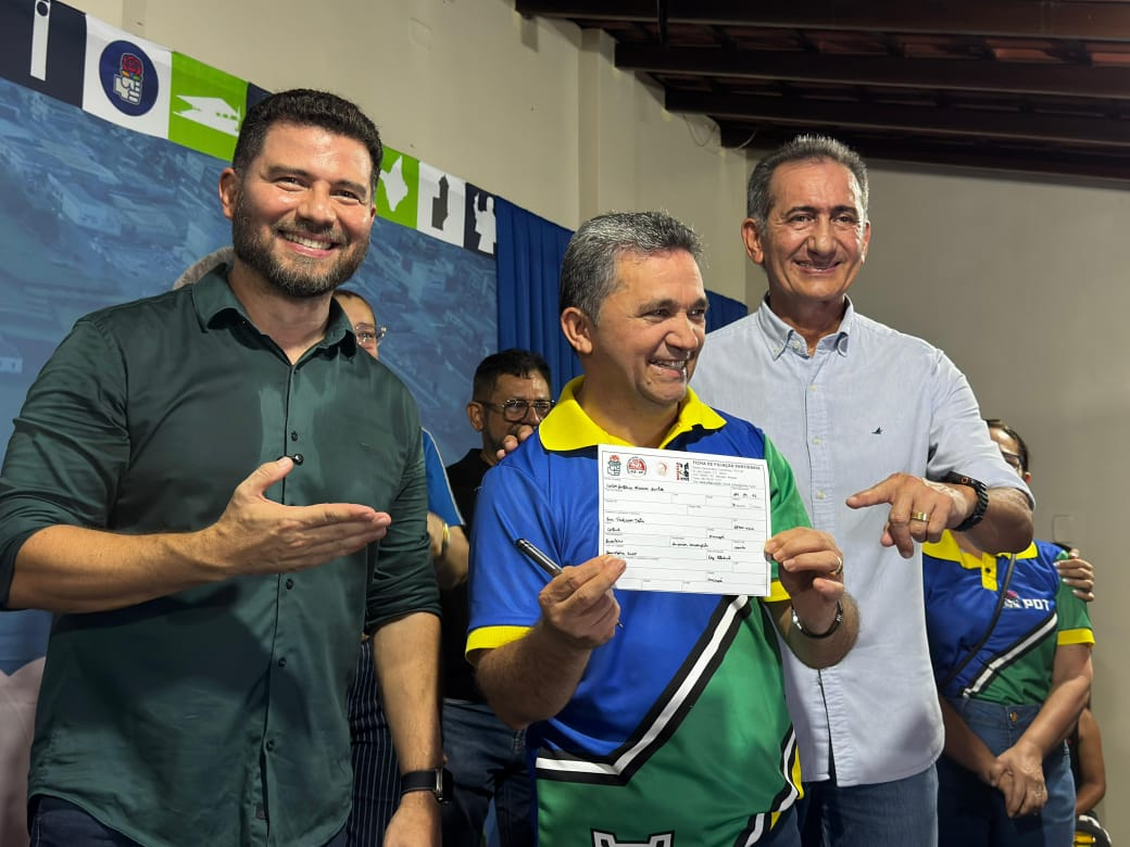 PASTOR OLIVEIRA FOI PARA O PDT REFORÇAR A SIGLA PARA A ELEIÇÃO 2026.